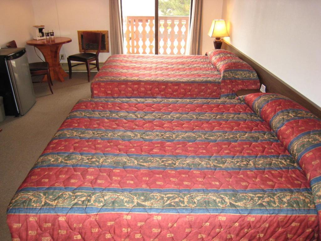 Alpen Motel Radium Hot Springs Room photo