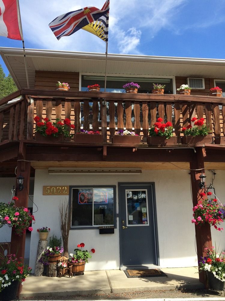 Alpen Motel Radium Hot Springs Exterior photo